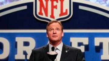 Roger Goodell en el draft de la NFL.