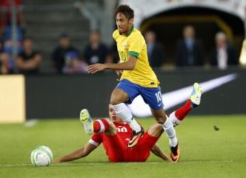 Partido Suiza - Brasil. Neymar.