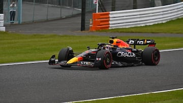 SUZUKA, JAPAN - OCTOBER 8 : Max Verstappen of the Netherlands driving the (1) Oracle Red Bull Racing RB18 on track during F1 Practice Session ahead of the F1 Grand Prix of Japan at Suzuka International Circuit on October 8, 2022 in Suzuka, Japan. (Photo by David Mareuil/Anadolu Agency via Getty Images)