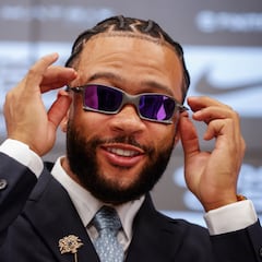 Vuelco en la situación de Memphis Depay en Brasil