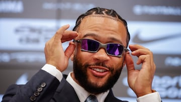 Depay estalla: “Quieren que me vaya...”