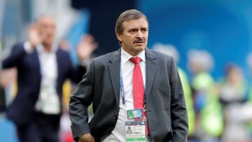 Soccer Football - World Cup - Group E - Brazil vs Costa Rica - Saint Petersburg Stadium, Saint Petersburg, Russia - June 22, 2018 Costa Rica coach Oscar Ramirez during the match REUTERS/Henry Romero