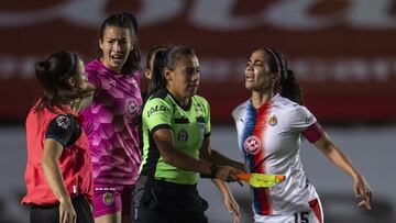 La frustraci&oacute;n se desbord&oacute; en la capitana de Chivas, Carolina Jaramillo, luego de que su equipo dejara escapar una ventaja de tres goles y se tuviera que conformar con el empate.