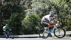 Roglic tiene bajo control una Vuelta avivada por Colombia