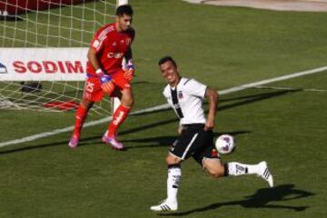 Esteban Paredes le ha anotado 11 goles a Herrera, seis de ellos con Colo Colo.