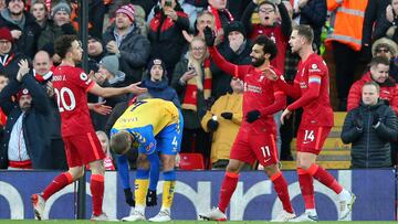 Liverpool run riot, thumping four past Southampton