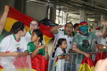 Las aficiones del Panamá-Bolivia en Orlando.