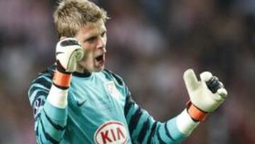 <b>PRETENDIDO. </b>El Manchester sigue detenidamente a De Gea.