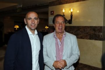 Bilardo con Monchi.