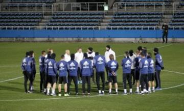 James Rodríguez entrena al lado de sus compañeros del Real Madrid en Yokohama, Japón, pensando en el Mundial de Clubes y el América de México, su primer rival.