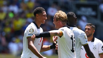 Soccer Football - FIFA Club World Cup - Group F - Mamelodi Sundowns v Borussia Dortmund - TQL Stadium, Cincinnati, Ohio, U.S. - June 21, 2025 Borussia Dortmund's Jobe Bellingham celebrates scoring their third goal with Julian Brandt REUTERS/Kai Pfaffenbach