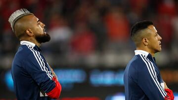 Futbol, Chile vs Uruguay.
Clasifictorias al Mundial de Catar 2022.
Los jugadores de la seleccion chilena, Arturo Vidal y Alexis Sanchez son fotografiados durante el partido contra Uruguay clasificatorio al mundial de Catar 2022 disputado en el estadio San Carlos de Apoquindo en Santiago, Chile.
29/03/2022
Andres Pina/Photosport

Football, Chile vs Uruguay.
2022 Qatar Worldcup Championship qualifiers.
Chile's players, Arturo Vidal and Alexis Sanchez are picturing during the 2022 World Cup qualifier match against Uruguay held at the San Carlos de Apoquindo stadium in Santiago, Chile.
29/03/2022
Andres Pina/Photosport