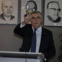 Collet espera a Chen, quien visitó Sant Adrià, para los refuerzos