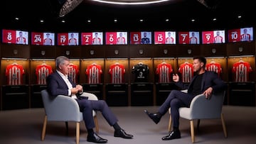 Miguel Ángel Gil Marín, consejero delegado del Atlético, junto a Simeone.