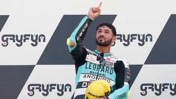 Misano Adriatico (Italy), 04/09/2022.- Dennis Foggia of Italy and Leopard Racing celebrates on the podium after winning the Moto 3 race of the MotoGP Of San Marino at Marco Simoncelli Circuit in Misano Adriatico, Italy, 04 September 2022. (Motociclismo, Ciclismo, Italia) EFE/EPA/DANILO DI GIOVANNI
