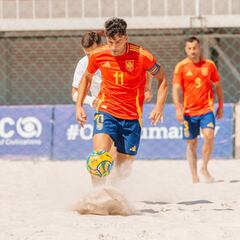 España sigue firme e invicta