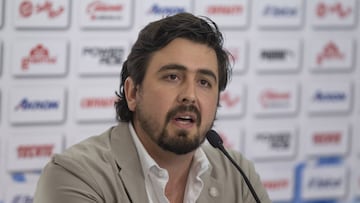 Durante la presentación de Oswaldo Alanís, el nuevo presidente de Chivas, Amaury Vergara reflexiona sobre la forma en que se refuerza el Rebaño Sagrado.
