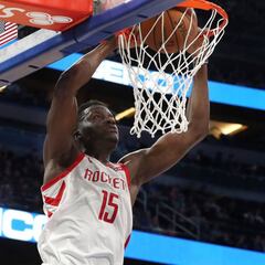 Palo para los Rockets: Capela, de 4 a 6 semanas fuera de las pistas