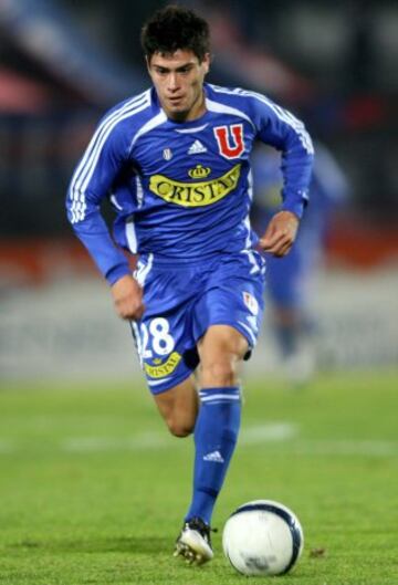 El 2006, Eduardo Navea aparecía con fuerza y los hinchas azules se ilusionaron. No pasó nada y es otro que busca su espacio en Iberia.