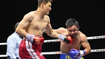 El boxeador filipino Manny Pacquiao, durante su combate de exhibición ante el youtuber y experto en artes marciales DK Yoo en Goyang, Corea del Sur.