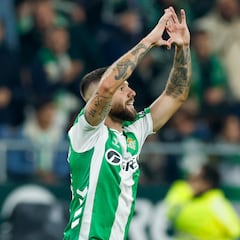 Aitor Ruibal también le come la tostada a Roro Riquelme