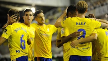El Cádiz sabe poner en problemas al Almería.