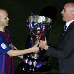 Oficial: Rubiales daría la copa de LaLiga al Barça este sábado