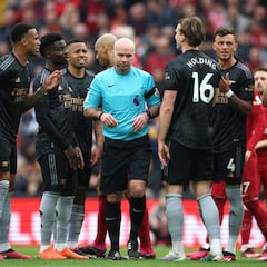 Árbitros con zona de seguridad