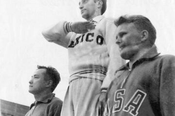 - En sus épocas, no existió un mejor clavadista en el mundo que él. Despuntó en los Juegos de Londres 1948, cuando con tan solo 19 años se colgó la medalla de bronce en la plataforma. Ganó todas las competencias en las que se presentó en Centroamericanos y Panamericanos, tanto en plataforma como en trampolín. En los Olímpicos de Helsinki se adjudicó la plata, también desde los 10 metros. Su despedida como atleta profesional fue cuatro años más tarde, en Melbourne '56, cita en la que logró dos medallas: un bronce en trampolín y, por fin, el ansiado oro en la plataforma. Aún es el máximo atleta olímpico mexicano, a más de 50 años de su retiro y a siete de su fallecimiento.