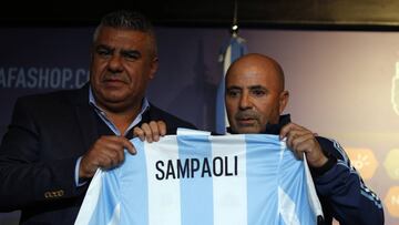 Buenos Aires, 01 de Junio2017
Jorge Sampaoli asume como el Nuevo DT de la Selección Argentina, en el Predio de la AFA.
Sampaoli y Tapia el Presidente de la AFA
Foto Ortiz Gustavo