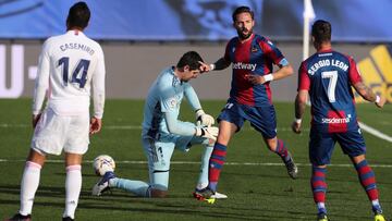 Morales celebra su gol contra el Real Madrid.