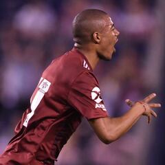 ¿Sporting de Lisboa acelera por De La Cruz?