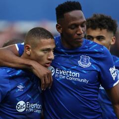 Yerry Mina, titular en triunfo de Everton ante Crystal Palace