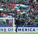 Banderas de Palestina aparecen en el Lumen Field durante el Seattle-PSG