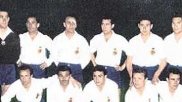 <b>CAMISETA BLANCA. </b>El Barça debutó representando a Barcelona.