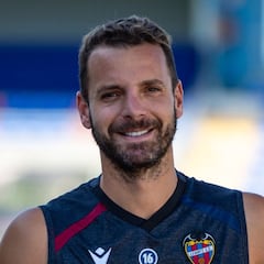 Soldado se apunta al estreno de Pereira