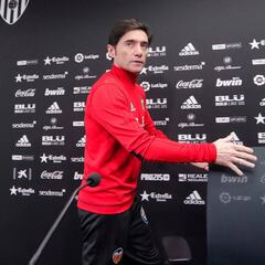 Marcelino: "Ganar todo en casa nos acercaría a la Champions"