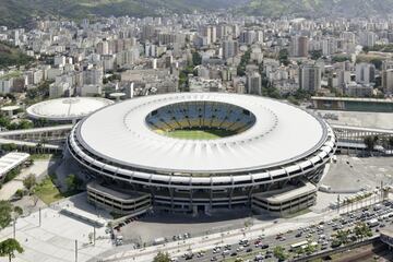 Oficialmente lleva el nombre de Estadio Jornalista Mário Filho. Se encuentra en la ciudad de Río de Janeiro. Sede de las Copas del Mundo de Fútbol de 1950 y 2014. Inaugurado el 24 de junio de 1950. Su capacidad de 140 00 personas se redujo a 103 022 en 1999. Para el 2014 se remodeló para dar lugar a 80 000 personas.