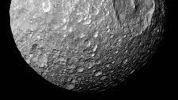 Hallan un oc¨¦ano subterr¨¢neo en una luna de Saturno