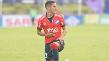El ex futbolista asegura que ha visto unas actuaciones increíbles del centrocampista de Nacional durante los amistosos que ha jugado.