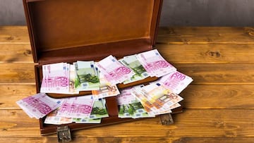 Los 11 maletines más sonados en la historia del fútbol de España