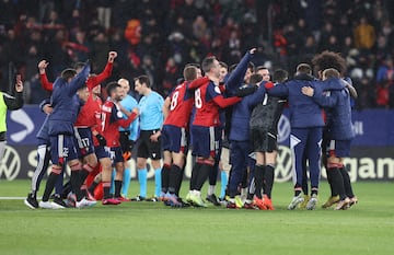 La fiesta del conjunto rojillo tras terminar el partido.
