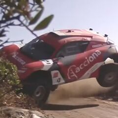 Sainz sale ileso de un gran accidente