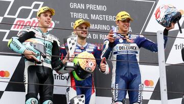 Misiano Adriatico (Italy), 10/09/2017.- Italian winner Romano Fenati (C), third placed Italian Fabio Di Gianantonio (R) and second placed Spanish Joan Mir (L) on the podium of the Grand Prix of San Marino and Riviera of Rimini at Misano circuit, in Misano Adriatico, Italy, 10 September 2017. (Motociclismo, Ciclismo, Italia) EFE/EPA/Fabrizio Petrangeli