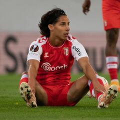 La aventura de Lainez en Europa tendrá una pausa