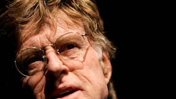 FILE PHOTO: Actor Robert Redford delivers his introductory speech at the 2006 Sundance film festival opening night premiere of Sony Pictures' "Friends with Money" in Park City, Utah January 19, 2006. REUTERS/Mario Anzuoni/File Photo