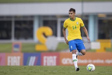 "Me pone contento compartir con Suazo; cuando yo era pequeño, lo vi en el Mundial de Sudáfrica"