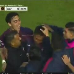 Golazo desde media cancha en Liga Expansión