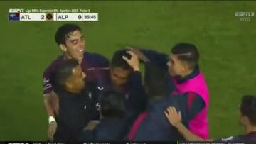 Rolando González anotó un golazo para Atlante