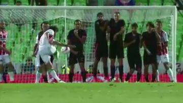 El misil de Matías Fernández que provocó una atajada increíble